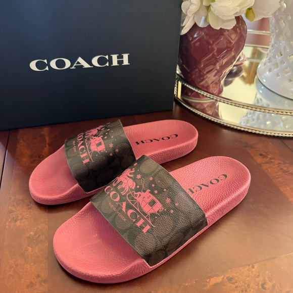 Coach Uli Sport Slide In Signature Canvas
Women's Size 8. Sizes 10.          #21 - Picture 4 of 9